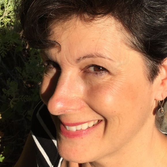 Meet your Posher, Justine - Picture 1 of 1